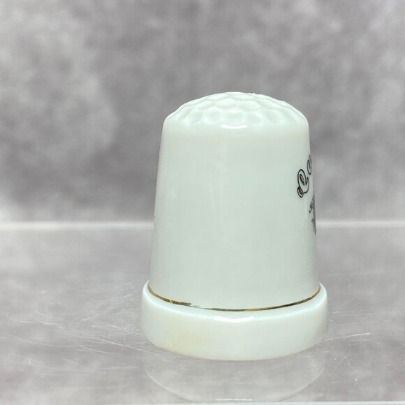 Vintage California Souvenir Thimble Fruit Basket Porcelain Sewing Collectible - Picture 3 of 8